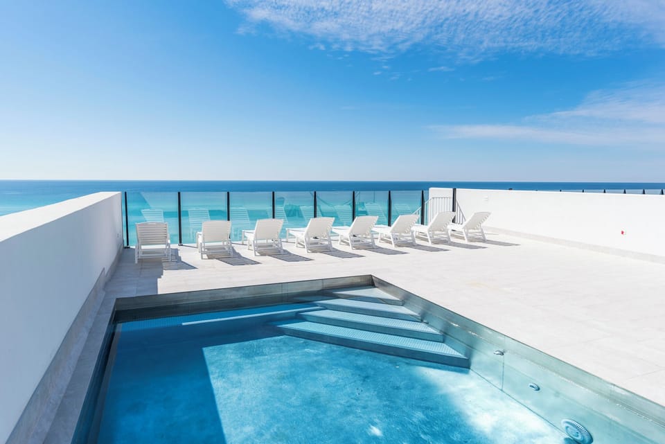Rooftop Terrace & Pool