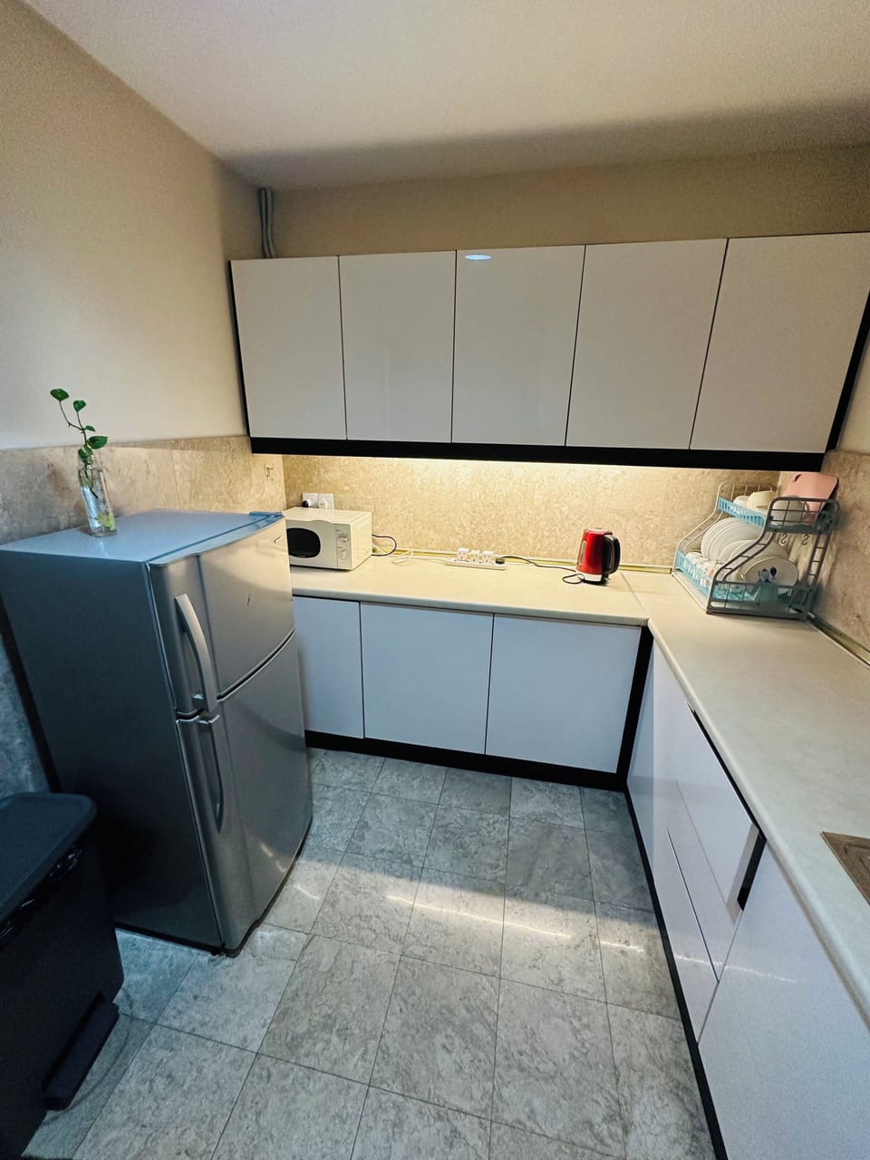 Superior Double Room, City View | Private kitchen | Cookware/dishes/utensils