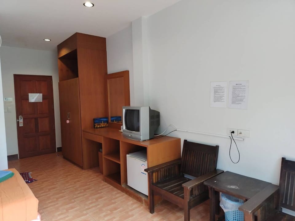 Superior Twin Room | In-room safe, individually decorated, desk, free WiFi