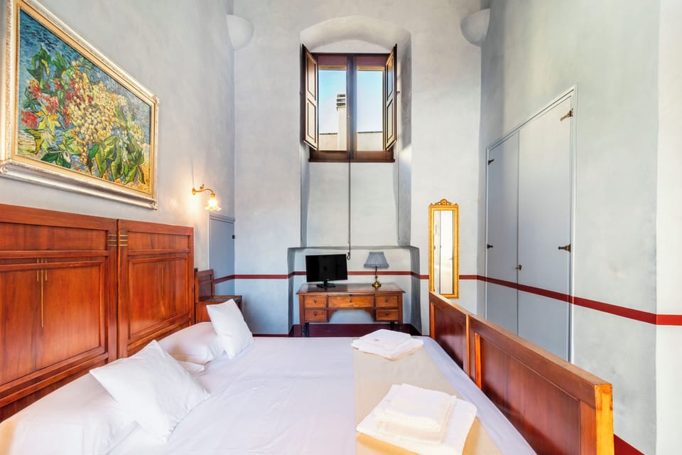 Superior Room, Courtyard View | Minibar