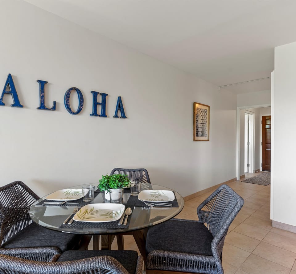 Dining seating for four