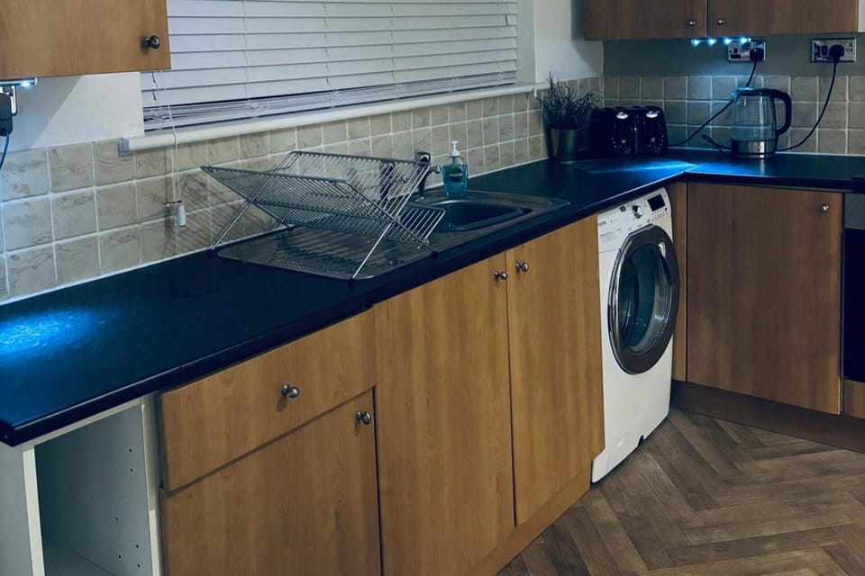 House | Private kitchen | Fridge, microwave, oven, stovetop