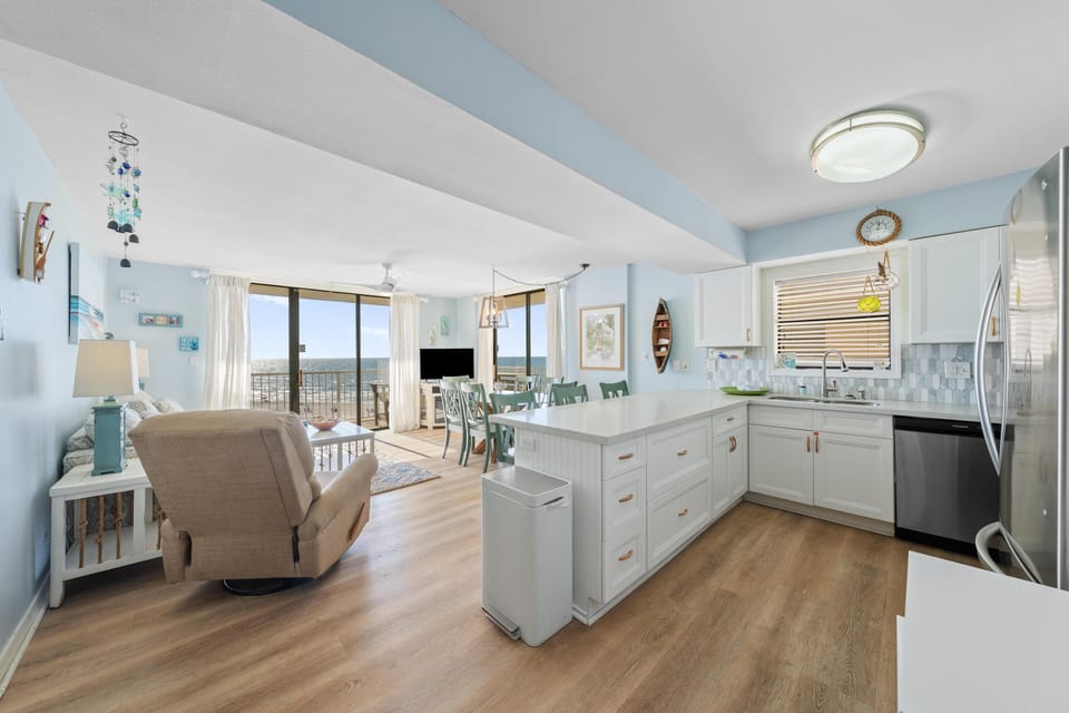Condo, Multiple Beds (Seaside Beach & Racquet 4507) | Interior