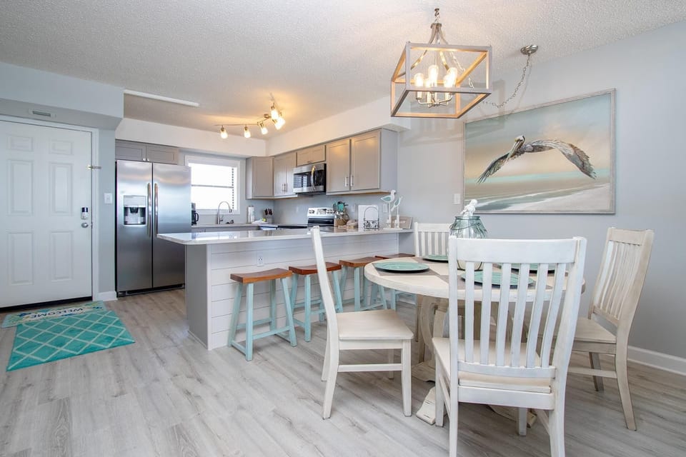Condo, Multiple Beds (Seaside Beach & Racquet 4708) | Dining