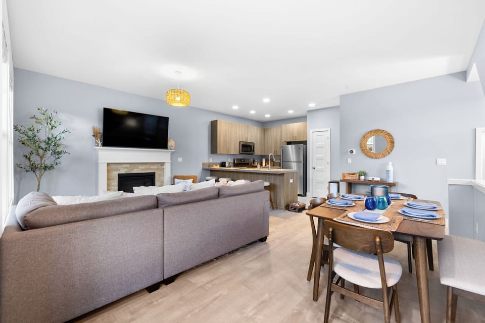 Main living, dinning and kitchen areas