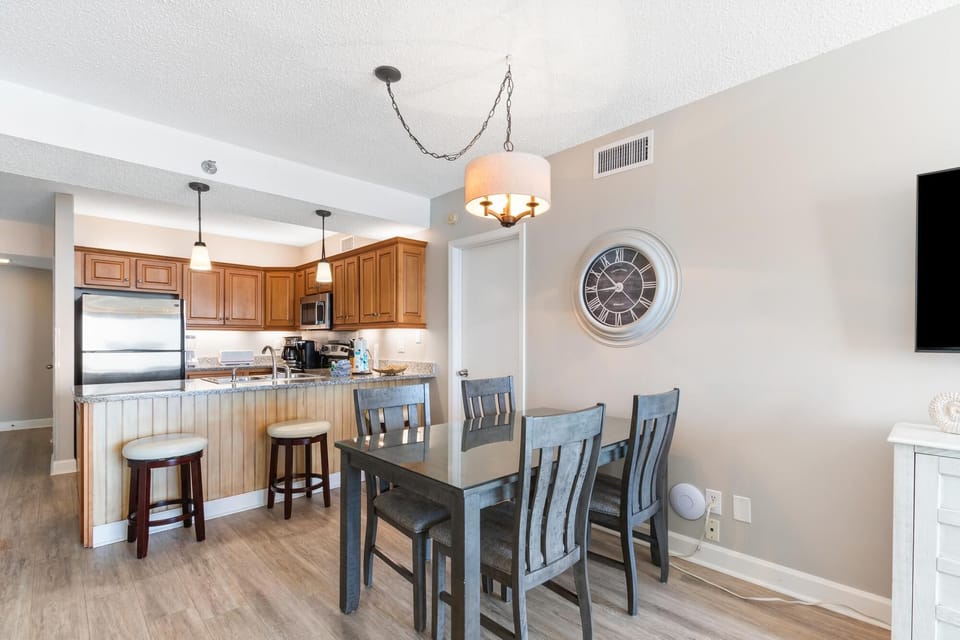 Condo, Multiple Beds (Shoalwater 1202) | Dining