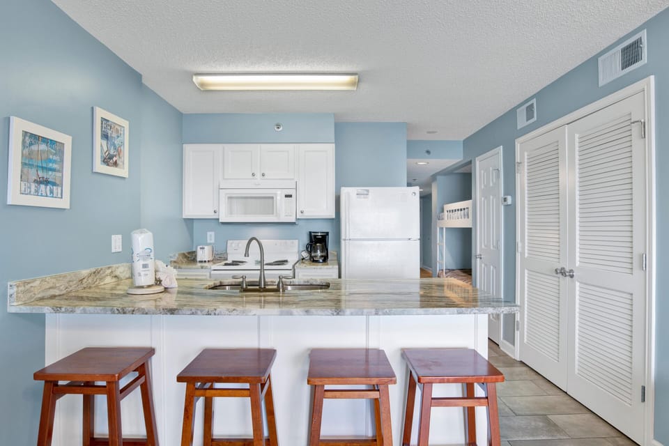 Condo, 1 Queen Bed with Sofa bed (Tradewinds 1102) | Private kitchen | Oven, toaster