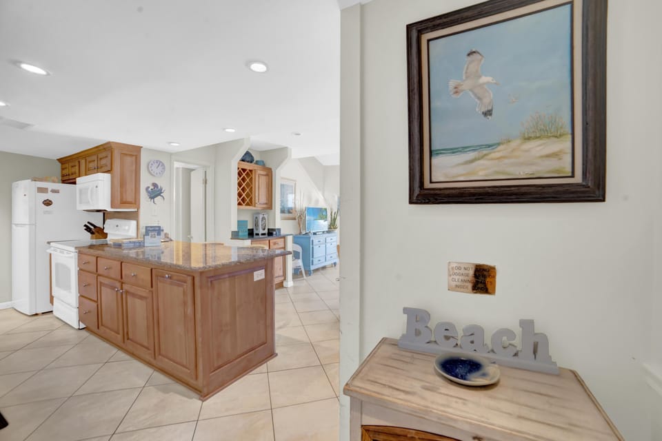 Condo, Multiple Beds (Sugar Beach 341) | Private kitchen | Oven, toaster