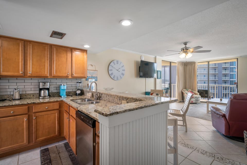 Condo, Multiple Beds (The Whaler B6) | Interior