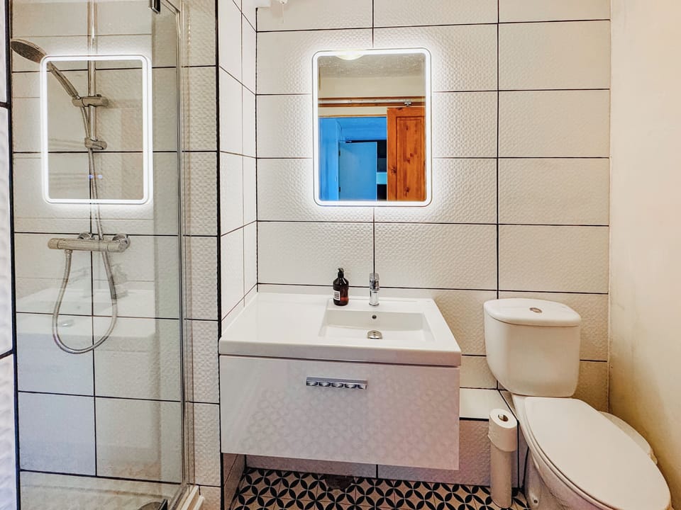 Shower room | Warrington House - Warrington Retreat, Thornton-le-Dale, near Pickering