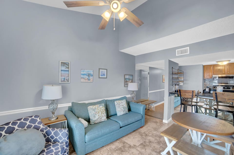 Condo, 1 King Bed with Sofa bed (Sugar Beach 352) | Living area