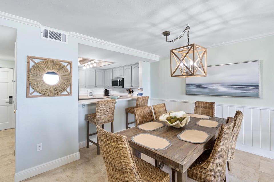 Condo, Multiple Beds (The Breakers 42) | Dining