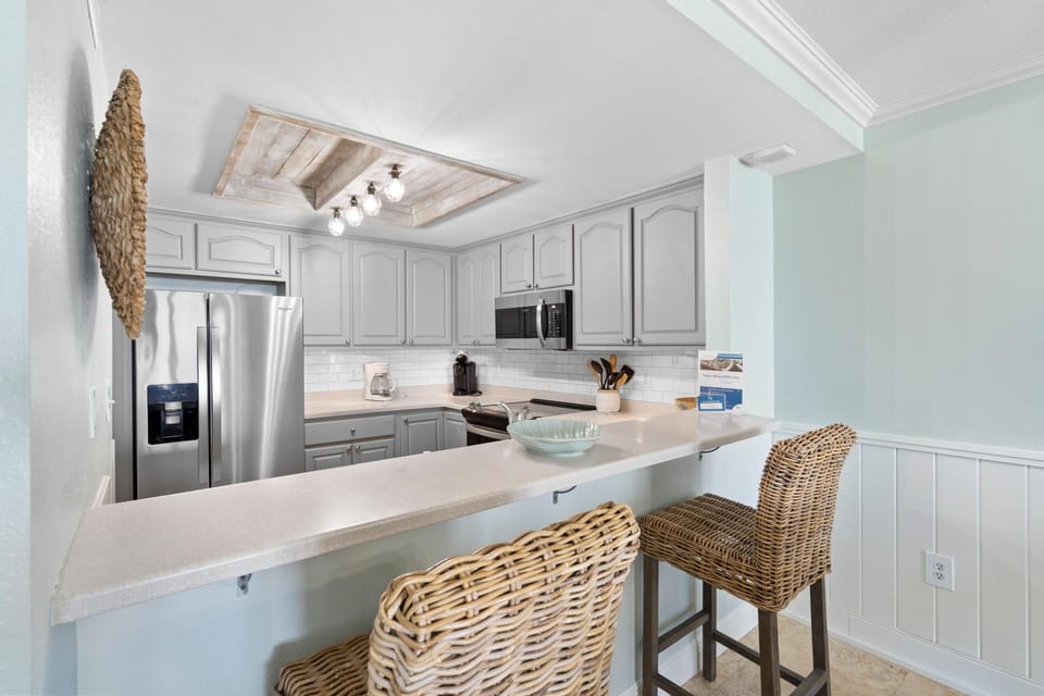 Condo, Multiple Beds (The Breakers 42) | Private kitchen | Oven