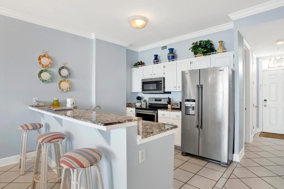 Condo, Multiple Beds (Grand Pointe 602) | Private kitchen | Oven, toaster