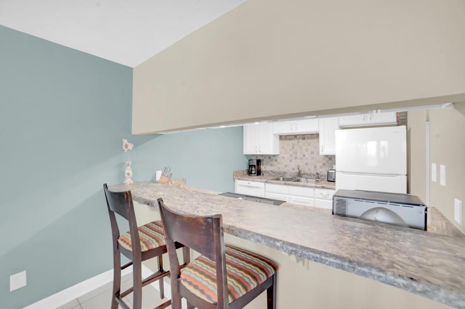 Condo, Multiple Beds (Gulf House 401) | Private kitchen | Oven, toaster