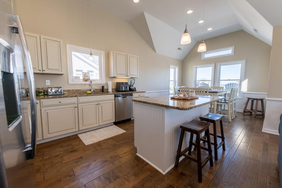 Fully Stocked Kitchen