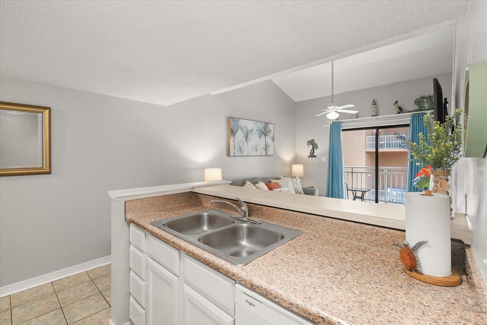 Condo, 1 King Bed with Sofa bed (Sugar Beach 355) | Interior