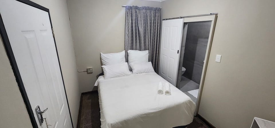 Comfort Double Room | Iron/ironing board, free WiFi
