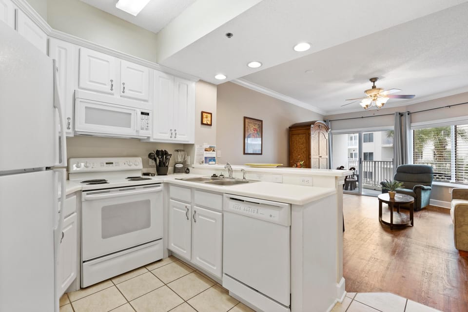 Condo, 1 King Bed with Sofa bed (Palm Beach A23) | Private kitchen