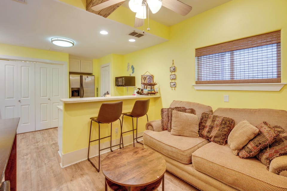 Living Area | Smart TV | 1st Floor