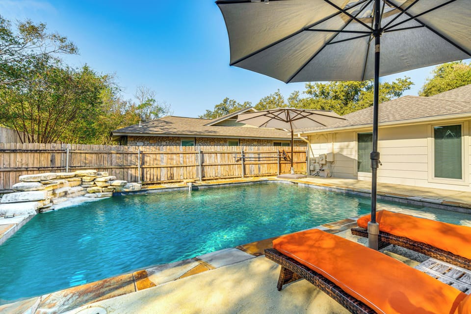 Private Outdoor Pool