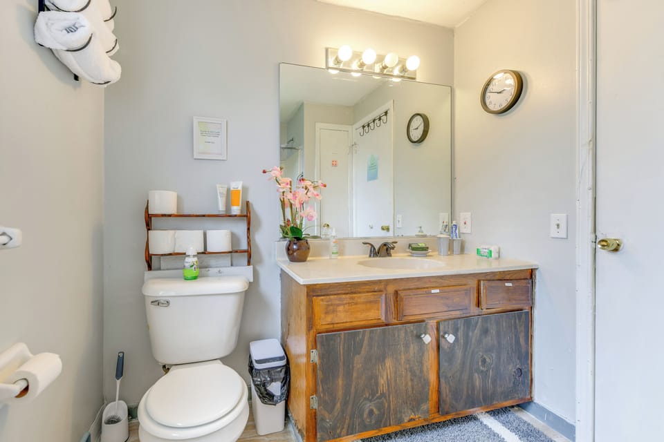 Full Bath | Towels | Hair Dryer | 2nd Floor