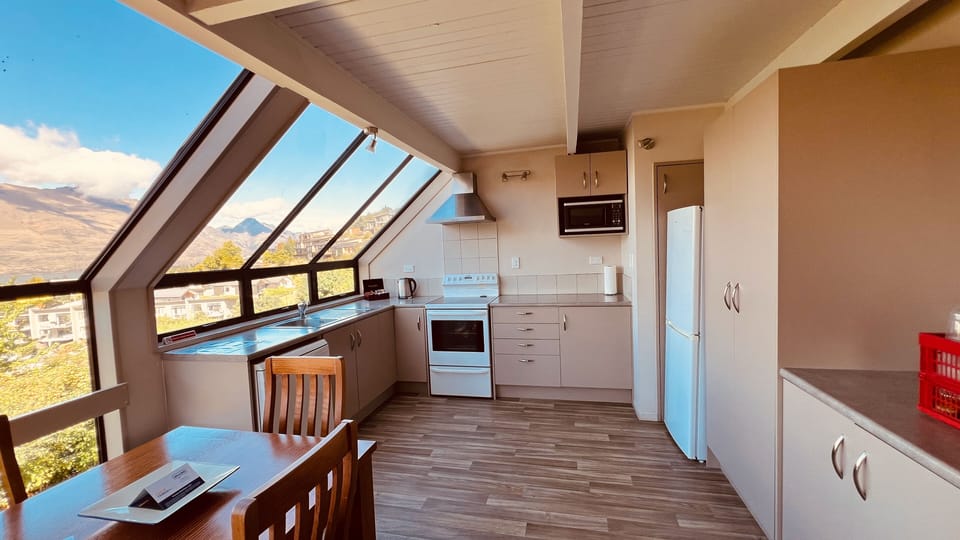 Kitchen and dining table