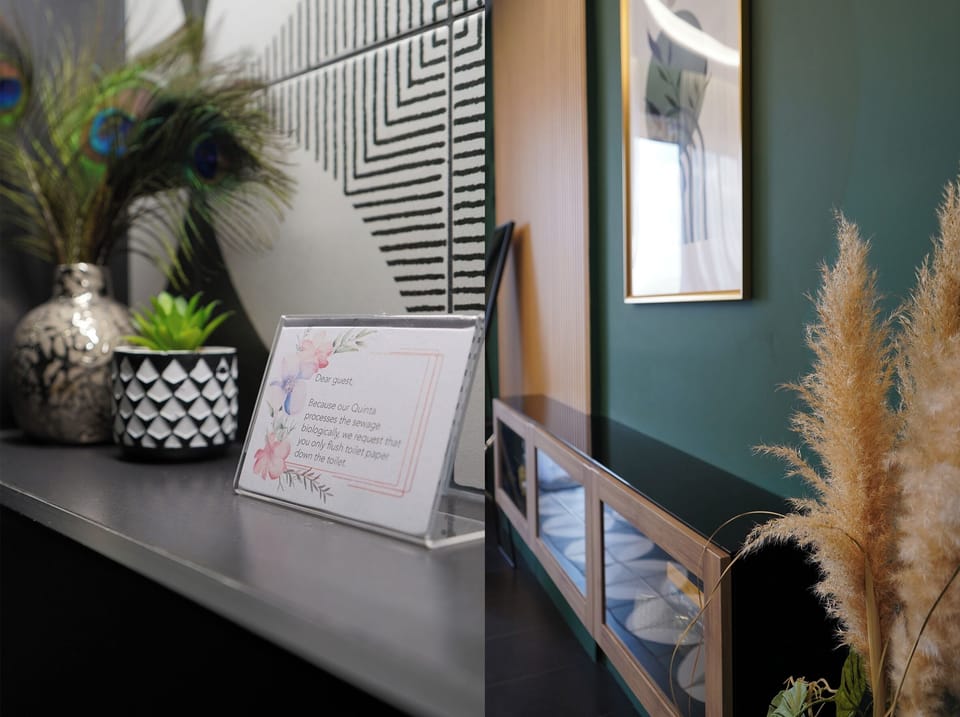 Shower, rainfall showerhead, free toiletries, hair dryer