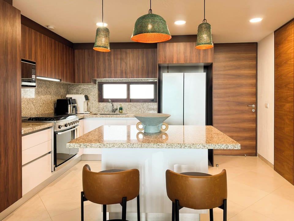 Luxury Condo, Valley View | Private kitchen | Full-size fridge, microwave, oven, stovetop