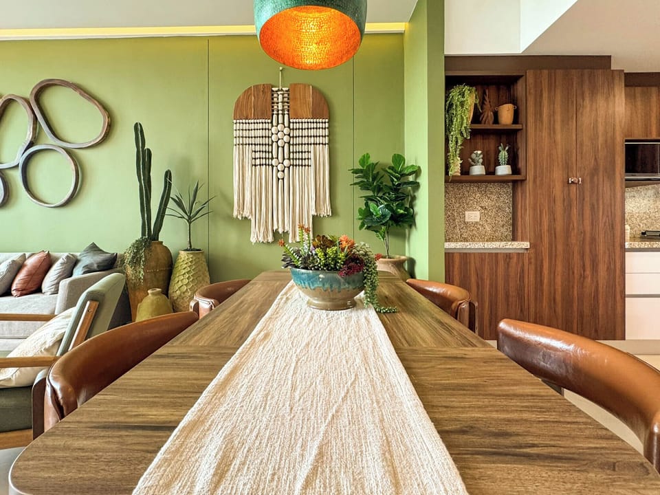 Luxury Condo, Valley View | In-room dining