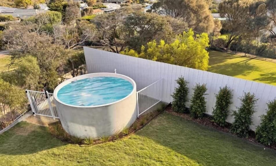 Heated 3.5m plunge pool  can be used all year round