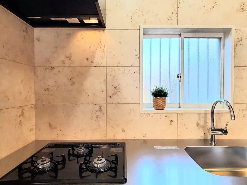 Luxury Villa, 4 Bedrooms, Hot Tub, Mountain View | Private kitchen