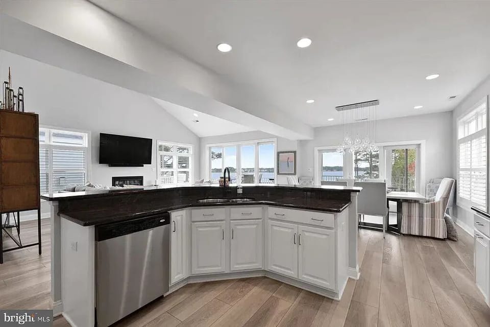 Kitchen - Main Level
