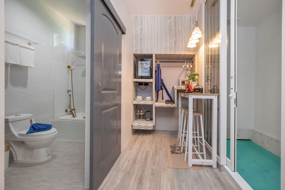 Junior Double or Twin Room | Desk, laptop workspace, WiFi (free), individually decorated