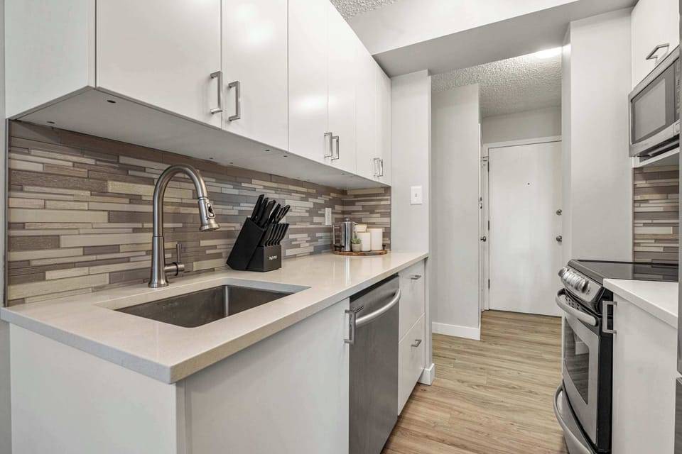 Fully Stocked Kitchen