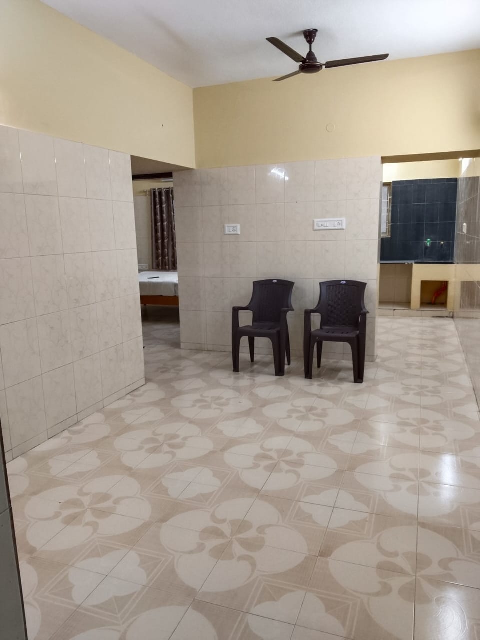 Deluxe Double or Twin Room, Balcony, Garden View | In-room dining