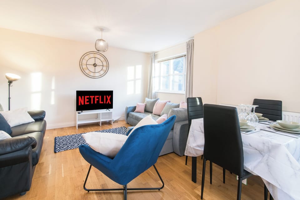 Apartment | Living area | TV