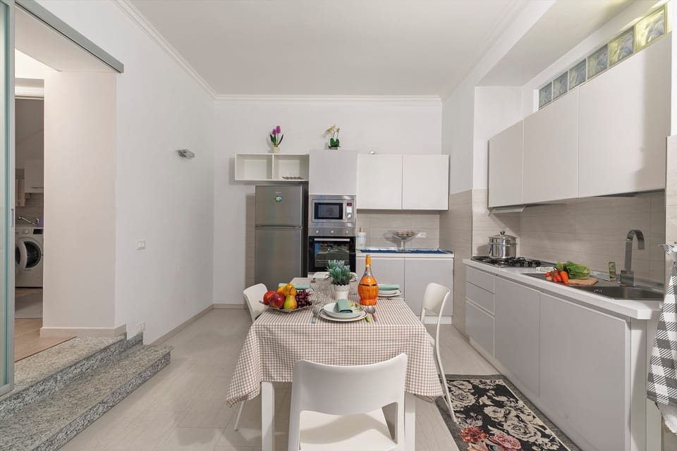Standard Apartment, 1 Bedroom, Microwave, Mountainside (Blue Mermaid of Stresa Pet Friendly) | Private kitchen