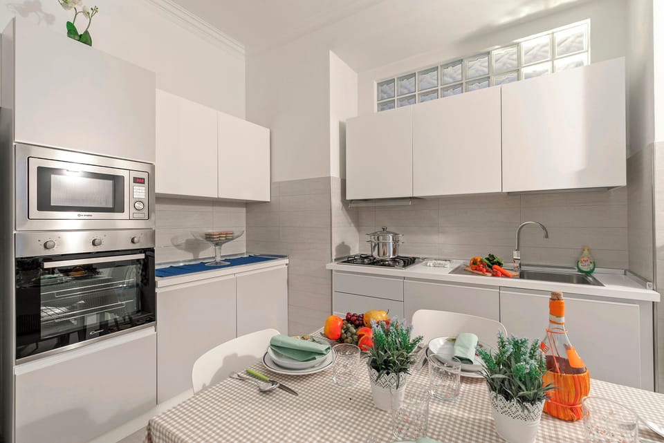 Standard Apartment, 1 Bedroom, Microwave, Mountainside (Blue Mermaid of Stresa Pet Friendly) | Private kitchen