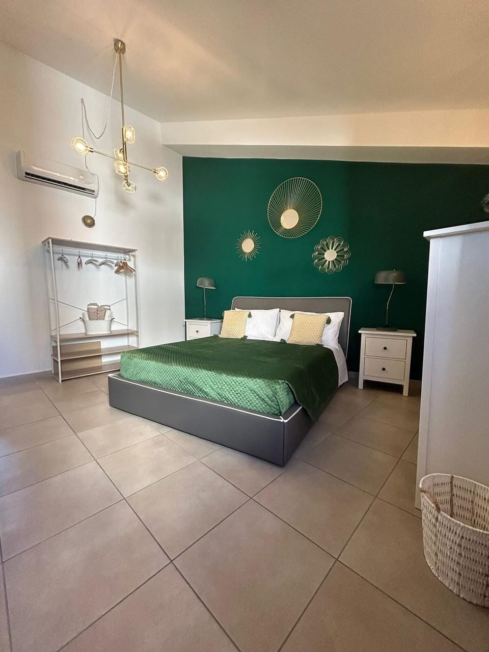 Superior Suite | 1 bedroom, in-room safe, desk, soundproofing