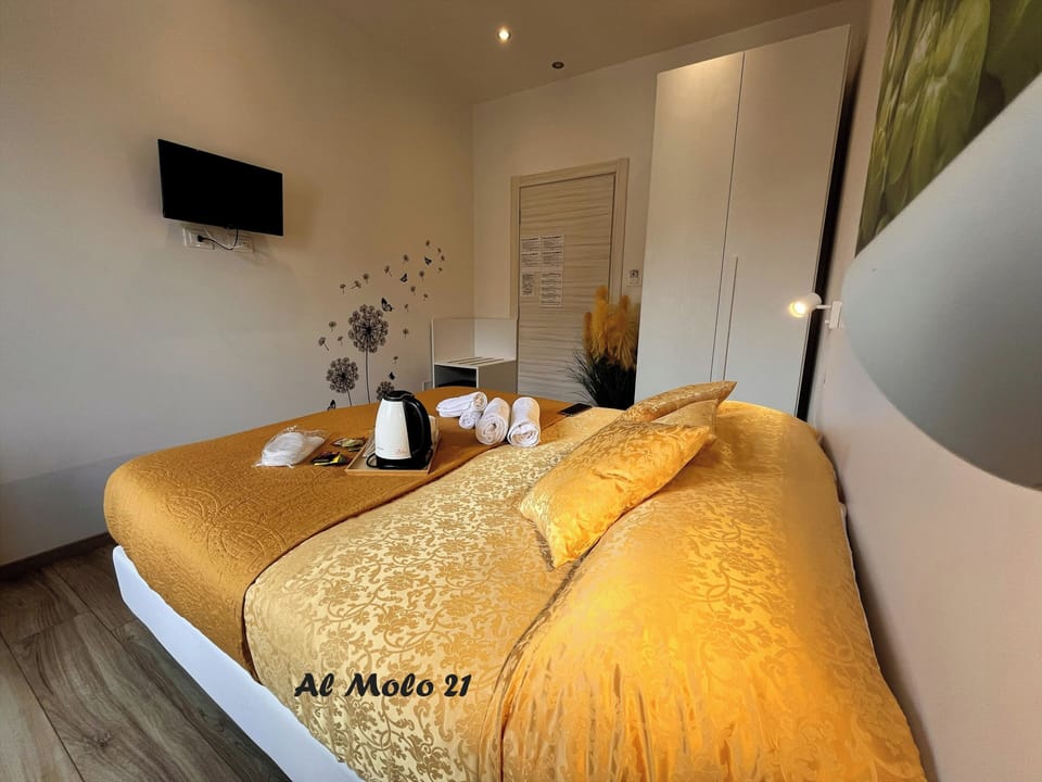 Deluxe Double or Twin Room | Down comforters, in-room safe, individually decorated