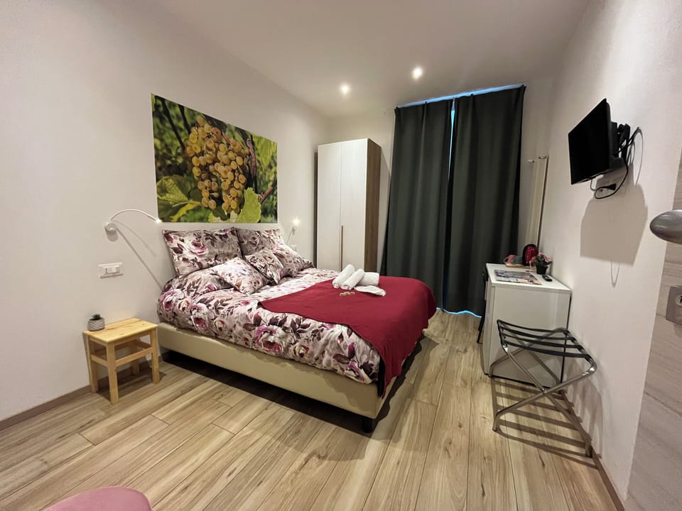 Luxury Double or Twin Room, City View | Down comforters, in-room safe, individually decorated