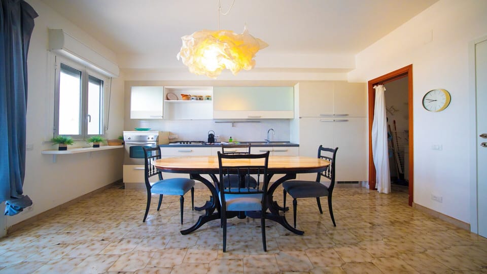 Apartment, Balcony, Sea View | Living area