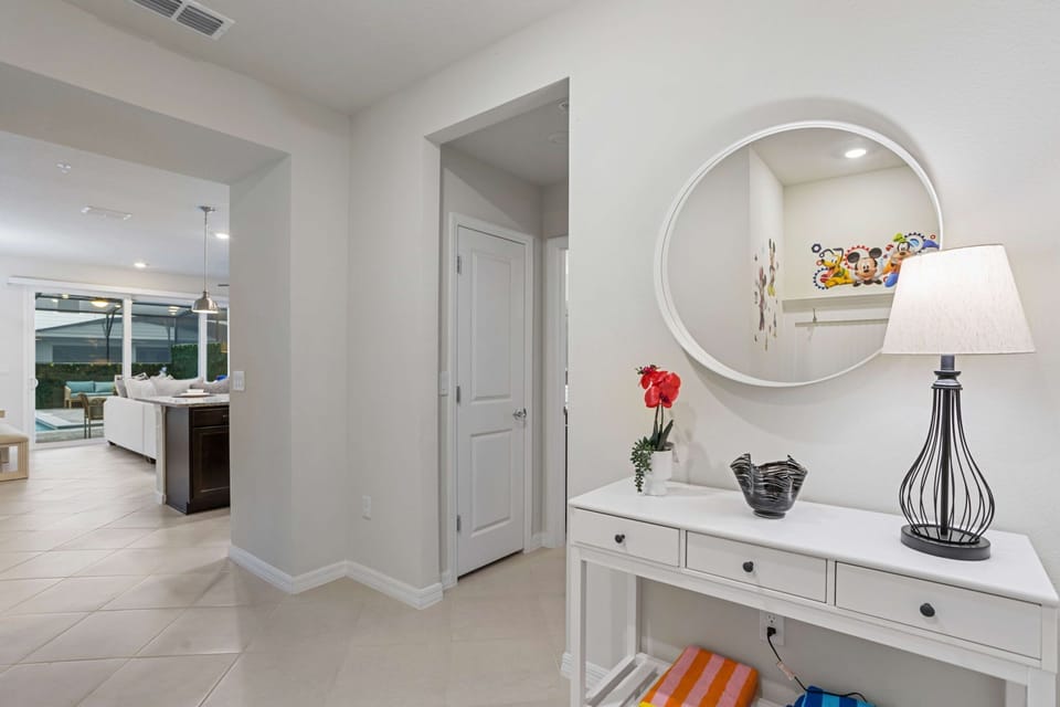 A simple yet elegant layout with soft tones, premium amenities, and modern décor.