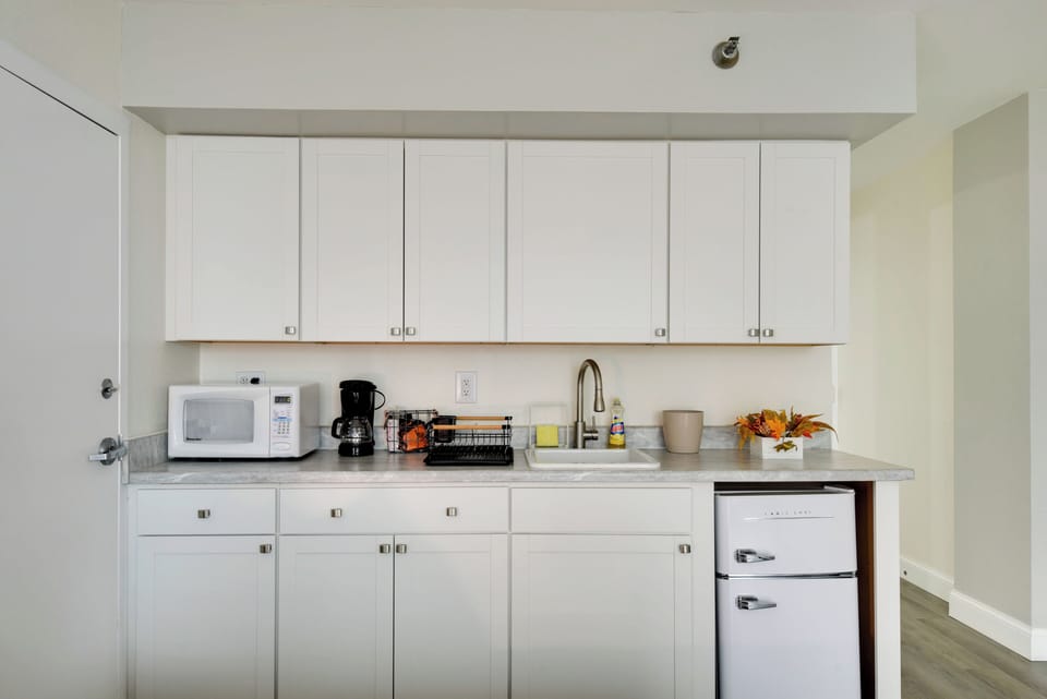 Apartment (0 Bedroom) | Interior