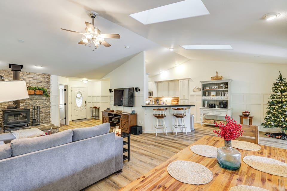 House (4 Bedrooms) | Interior