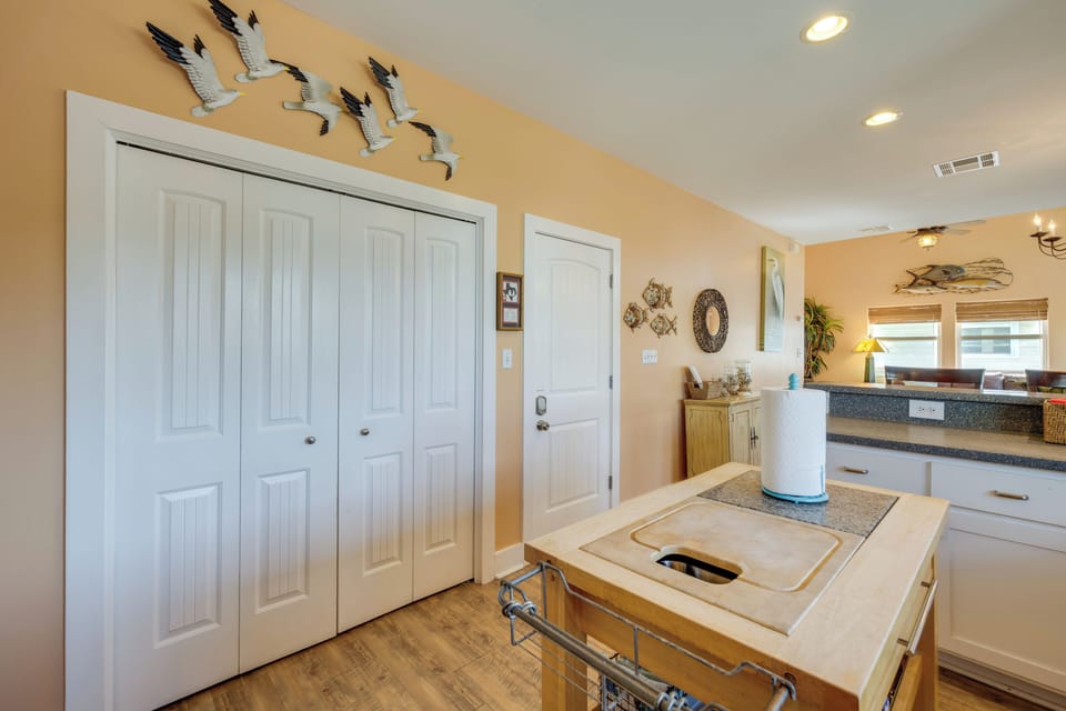 House (5 Bedrooms) | Interior