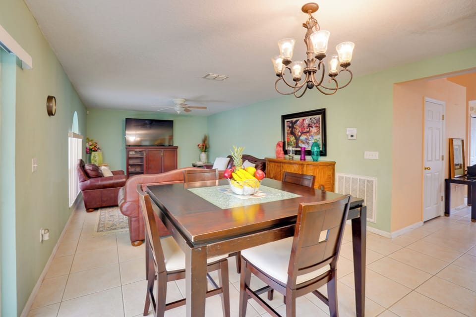 House (4 Bedrooms) | Interior