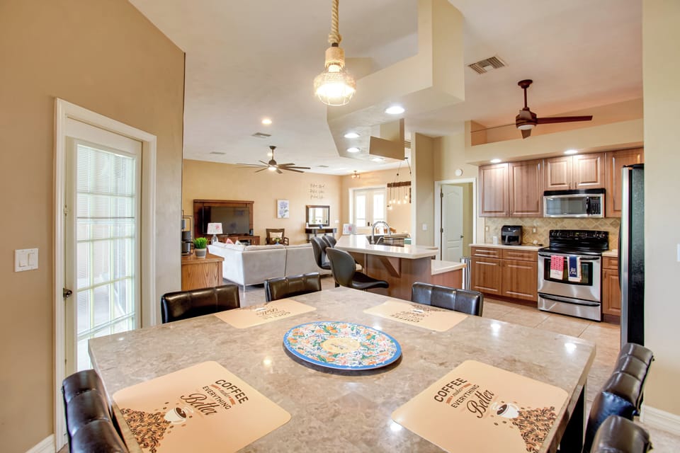 House (3 Bedrooms) | Interior