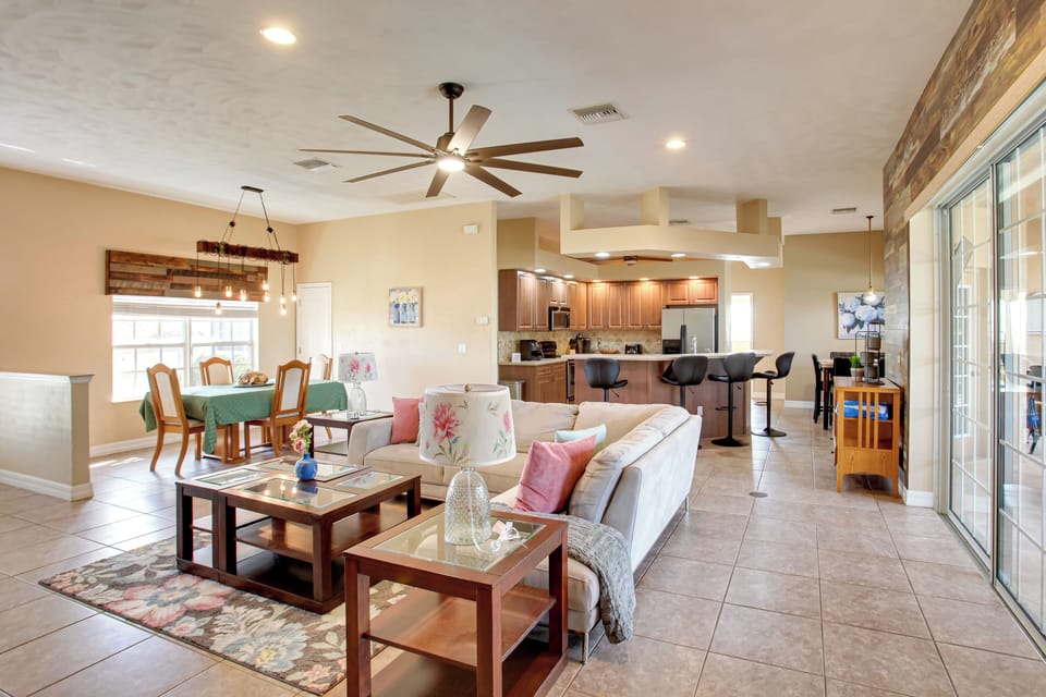 House (3 Bedrooms) | Interior